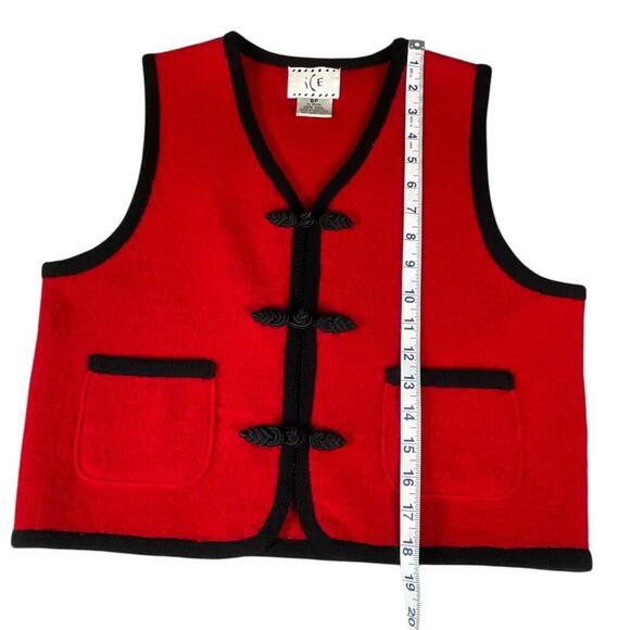 Vintage ice Brand 100% Wool Size 8P Red & Black Sweater Vest 3 Button Clasp - Picture 9 of 10